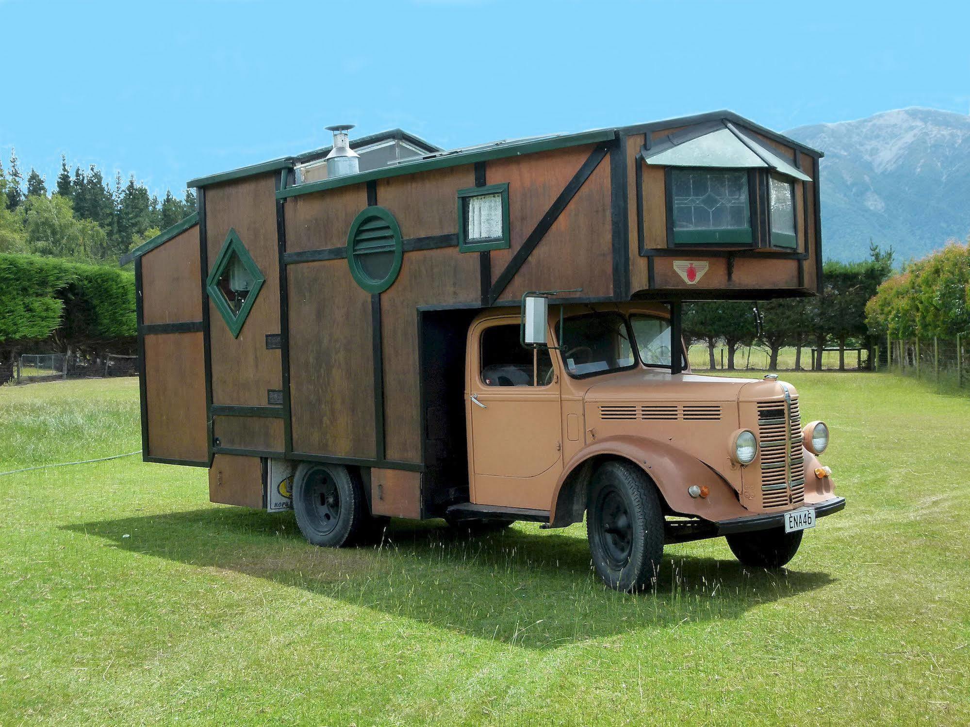 Wacky Stays - Unique Farm-Stay Glamping Rentals, Free Animal Feeding Tours Кайкоура Экстерьер фото